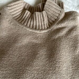 Gap Cashsoft Mock Neck Boxy Crop Sweater